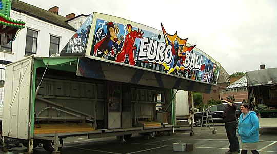 Wasmes - Les forains installent la foire de Pentecôte