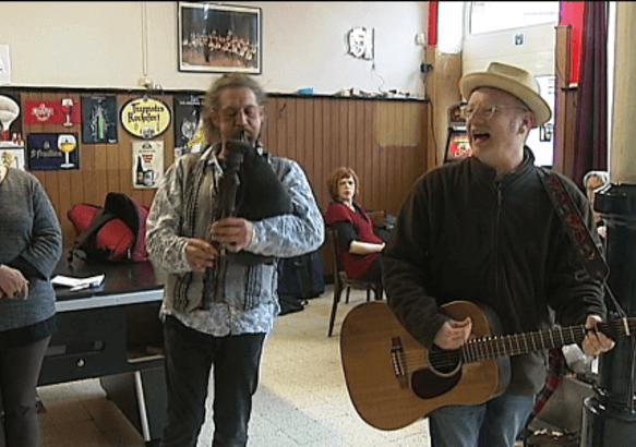 Pâturages: Chantons l'Alion!
