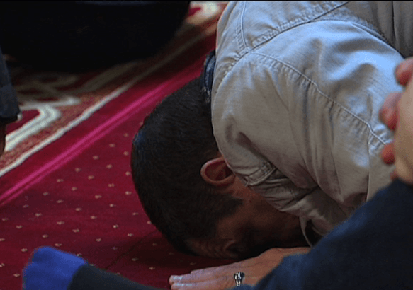 Mons - Minute de silence à la mosquée Annour et rencontre avec son imam
