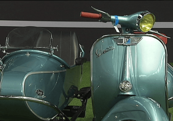 Mons - La vespa fête ses 70 ans à l'Autoworld de Bruxelles