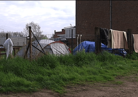 Eugies - Fin du camping forcé pour un jeune couple!