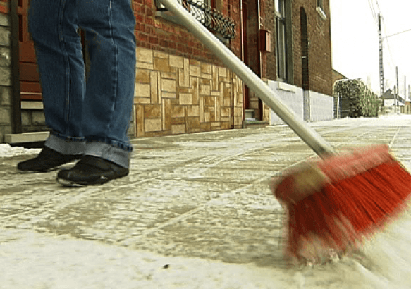 Mons-Borinage: Attention aux trottoirs glissants!