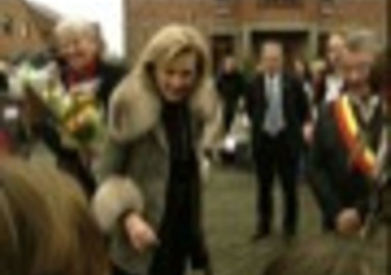 28/11/2007-Ghlin:Visite de la Princesse Astrid aux "amis des aveugles"