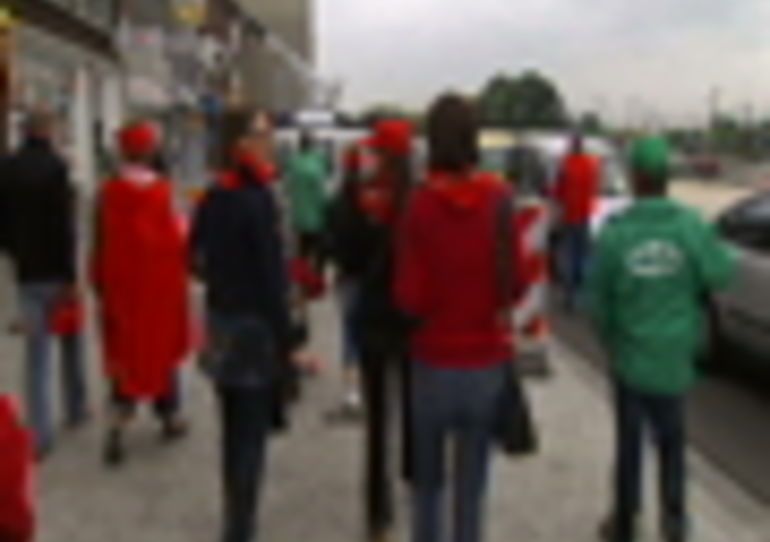 30/09/2009 - Saint-Ghislain : Action des enseignants : distribution de tracts