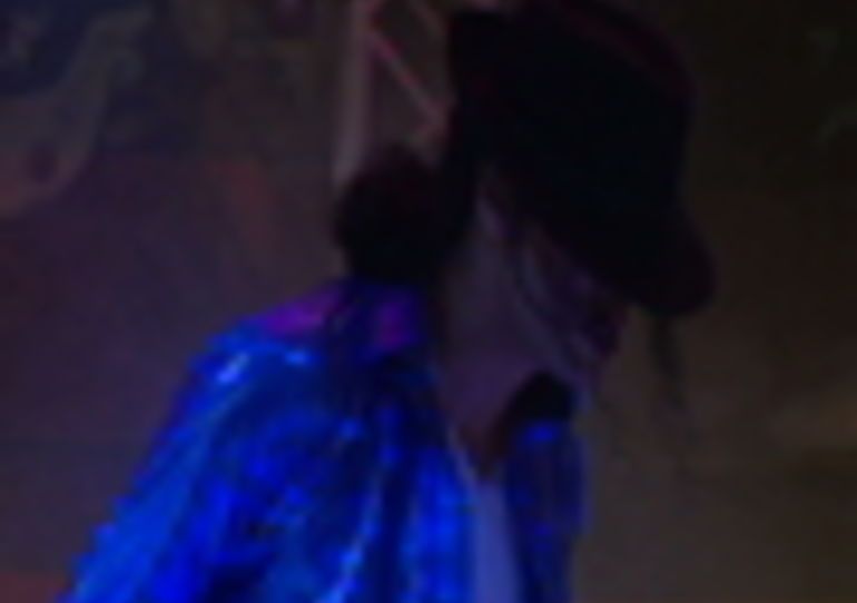 02/11/2009 - Mons : Un sosie de Mickael Jackson aux Grands Près